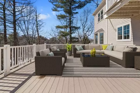 Exterior - 7 Blacksmith Way, Saugus, MA 01906 photo 6 of 7