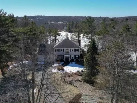 View/Area - 7 Blacksmith Way, Saugus, MA 01906 photo 3 of 4