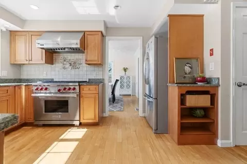 Kitchen - 7 Blacksmith Way, Saugus, MA 01906 photo 4 of 4