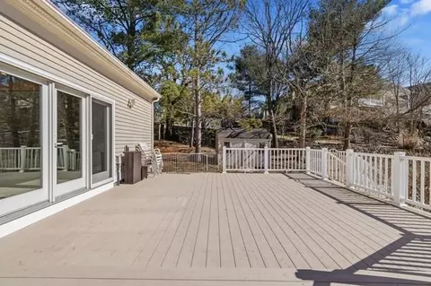 Exterior - 7 Blacksmith Way, Saugus, MA 01906 photo 5 of 7