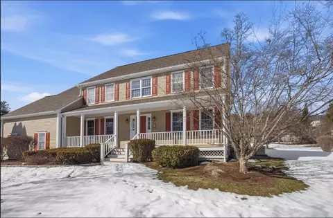 2 Lakeside Ter, Westford, MA 01886