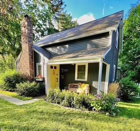 120 Polley Ln, Walpole, MA 02032