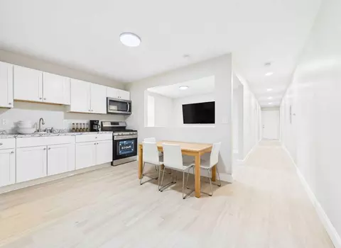 858 Kempton St, New Bedford, MA 02740
