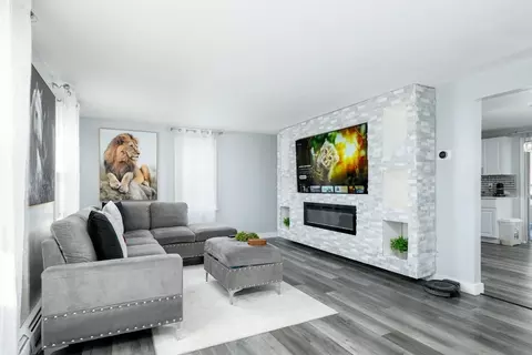 Living - 16 Vincent Cir, Worcester, MA 01604 photo 1 of 3