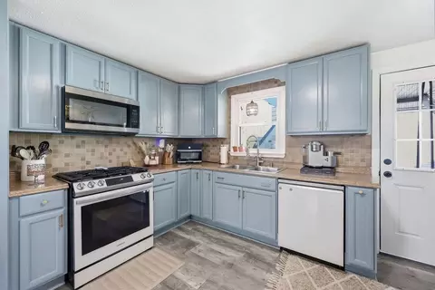 191 Monrovia St, Springfield, MA 01104 photo 9