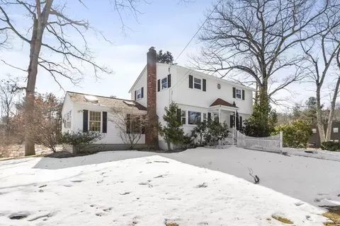 3 Blaisdell Rd, Chelmsford, MA 01824
