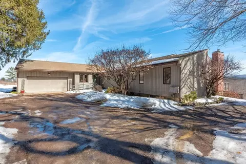 1114 S East St, Amherst, MA 01002