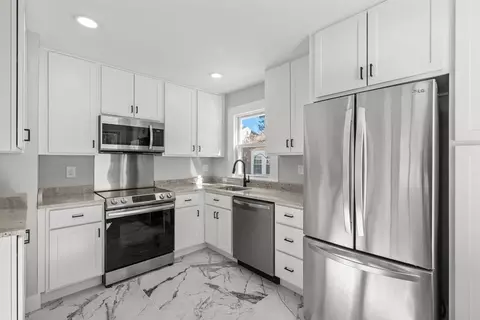 61 Lawrence St, Bellingham, MA 02019