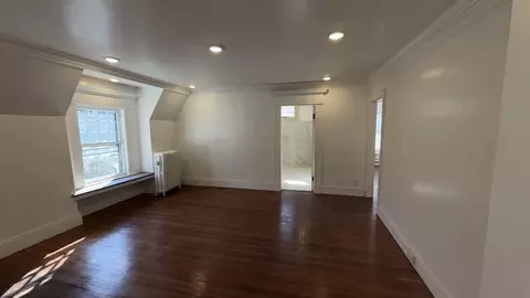 Living - 194 Sumner Ave, Springfield, MA 01108 photo 3 of 7