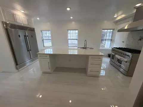 Kitchen - 194 Sumner Ave, Springfield, MA 01108 photo 3 of 7