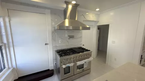 Kitchen - 194 Sumner Ave, Springfield, MA 01108 photo 4 of 7