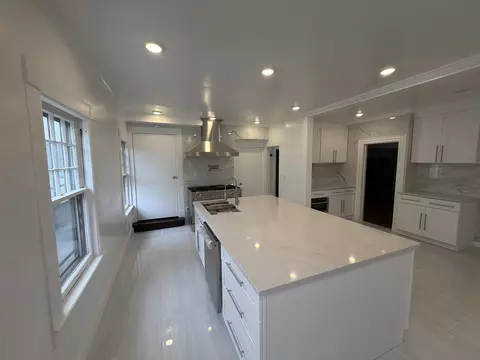 Kitchen - 194 Sumner Ave, Springfield, MA 01108 photo 5 of 7