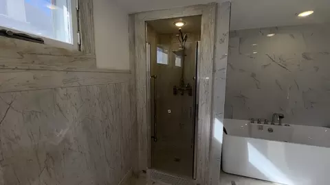 Bath - 194 Sumner Ave, Springfield, MA 01108 photo 3 of 8