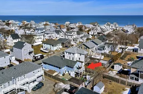 48 B St # A, Hull, MA 02045