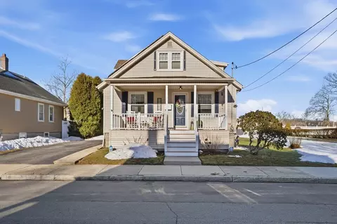 60 Wingold St, Fall River, MA 02720