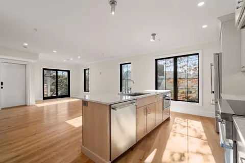 34 Vinton St #1, Boston, MA 02127