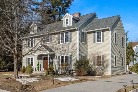 45 Kingsbury St, Wellesley, MA 02481