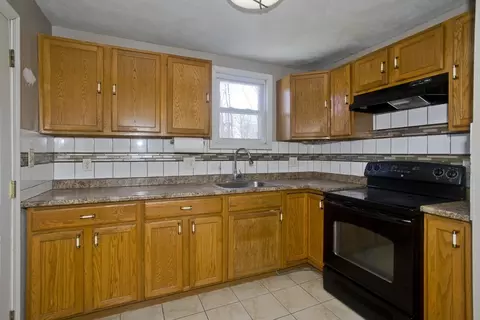12-14 Noel St, Springfield, MA 01108 photo 16