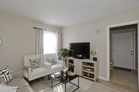 12-14 Noel St, Springfield, MA 01108 photo 8
