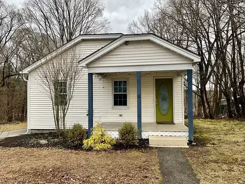 12 C St, Douglas, MA 01516