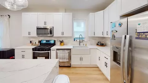 12 York St, Boston, MA 02121
