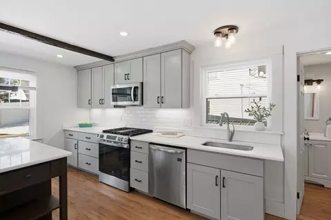 18 Wadsworth St, Danvers, MA 01923 photo 3