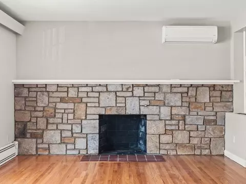 Living - 42 Ellis Dr, Worcester, MA 01609 photo 4 of 8