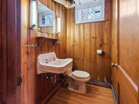 Bath - 42 Ellis Dr, Worcester, MA 01609 photo 4 of 4