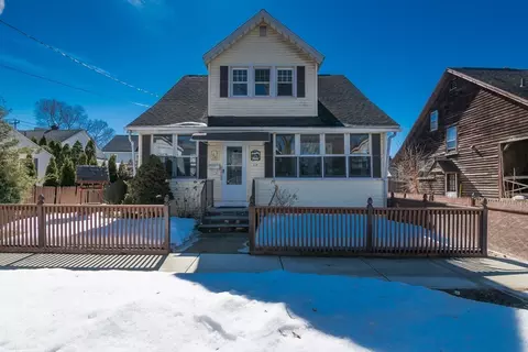 17 Stuyvesant St, Springfield, MA 01104