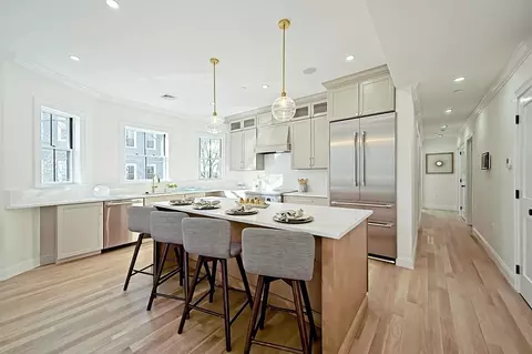 252 Lexington Ave #4, Cambridge, MA 02138