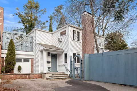 497-499 Mt Auburn St, Cambridge, MA 02138