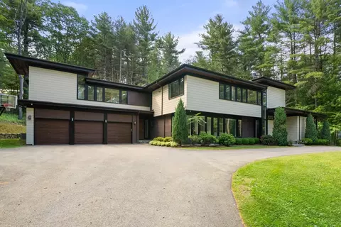 11 Winthrop Cir, Weston, MA 02493