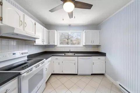 78 Highwood Dr #78, Franklin, MA 02038