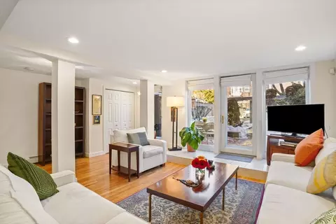 29 Holyoke St #1, Boston, MA 02116