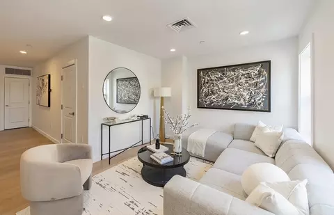 16 Boardman St #105, Boston, MA 02128