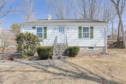 211 Dutcher St, Hopedale, MA 01747