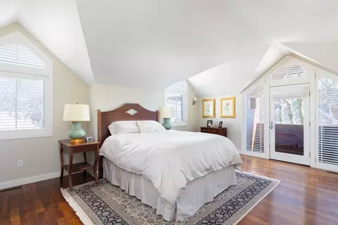 95 Beals St #2, Brookline, MA 02446 photo 9
