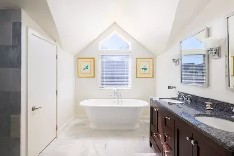 95 Beals St #2, Brookline, MA 02446 photo 10