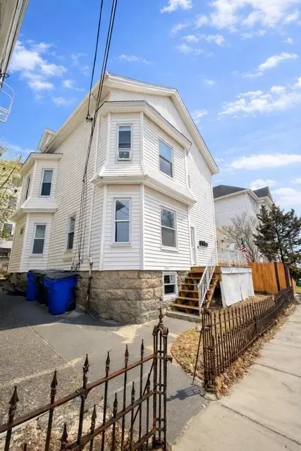158 Forest St, Fall River, MA 02721 photo 2