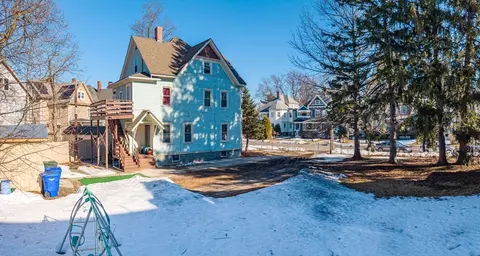 166 Westminster St, Springfield, MA 01109 photo 2