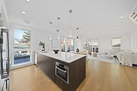 260 Beacon #201, Somerville, MA 02143