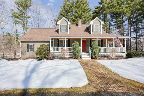 55 Northbridge Rd, Mendon, MA 01756 photo 2