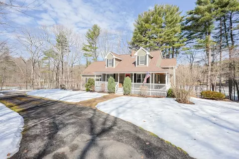55 Northbridge Rd, Mendon, MA 01756 photo 3