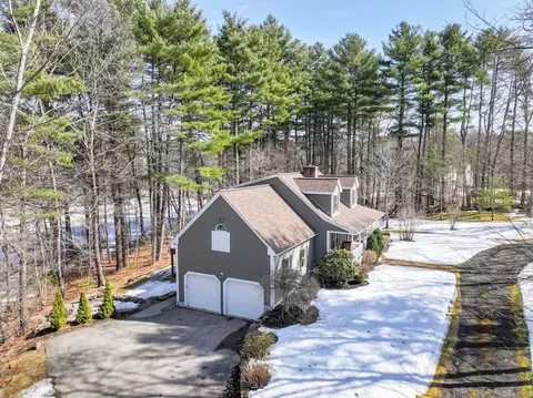 55 Northbridge Rd, Mendon, MA 01756 photo 4