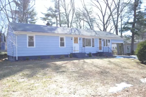 40 Flora Rd, Attleboro, MA 02703 photo 2