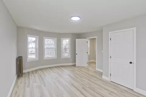 305 Dickinson St, Springfield, MA 01108 photo 12