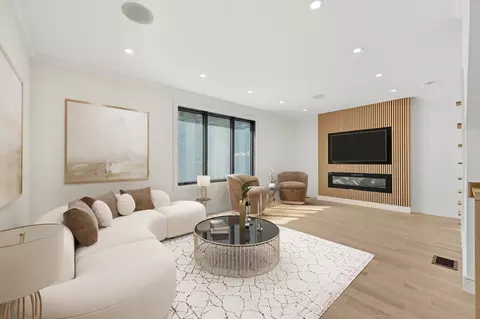 863 Main St, Reading, MA 01867