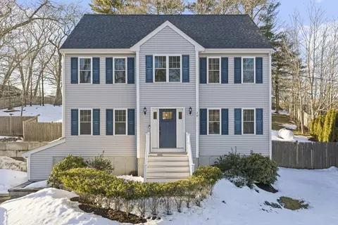 29 Arnold Rd, Weymouth, MA 02191