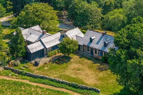 85 N Reservoir Rd, West Tisbury, MA 02575