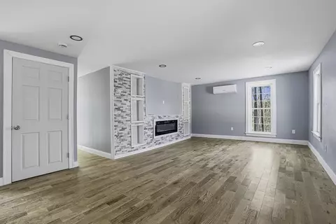 Living - 140 Spring St, Athol, MA 01331 photo 3 of 13